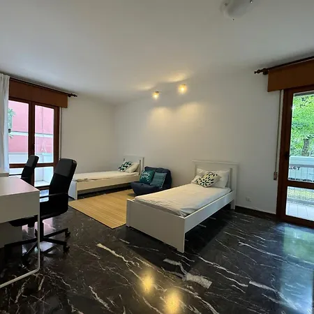 Spacious Near Center *